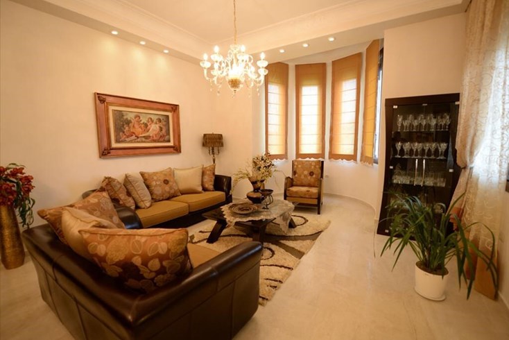 Realty photo 2