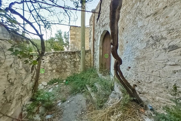 Realty photo 1