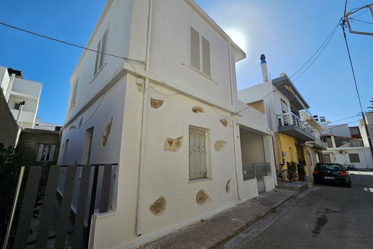 Realty photo 1