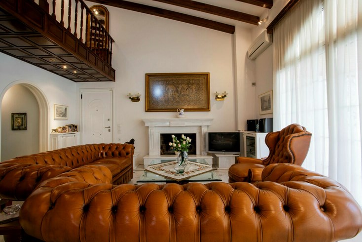 Realty photo 3