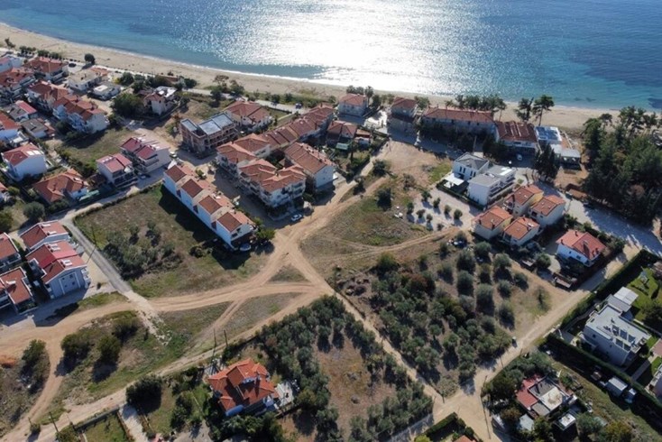 Realty photo 1