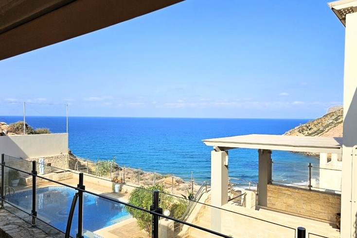 Realty photo 2