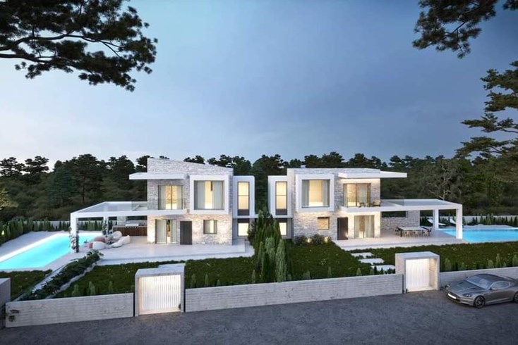Realty photo 2