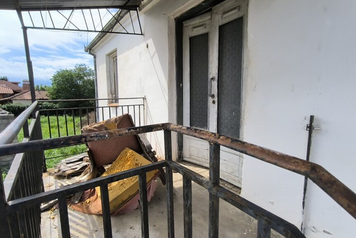 Realty photo 2
