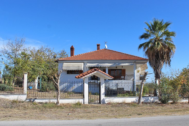 Realty photo 1