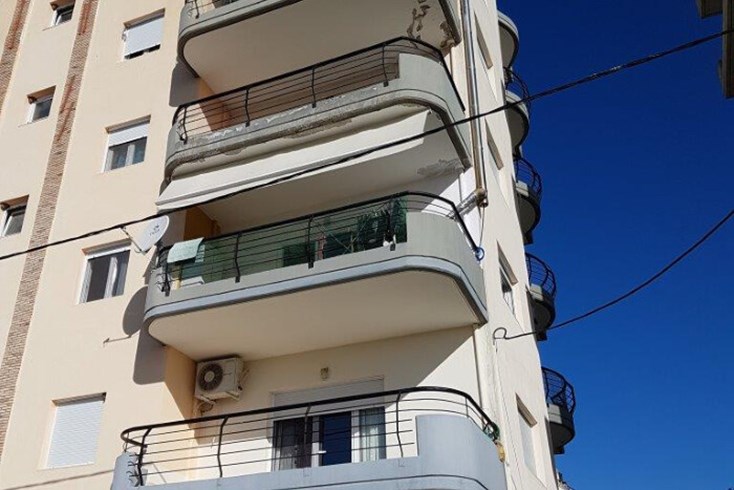 Realty photo 2
