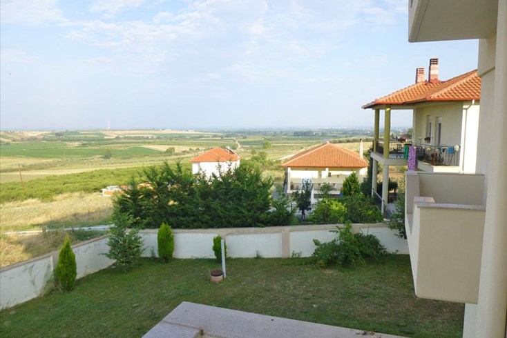Realty photo 2
