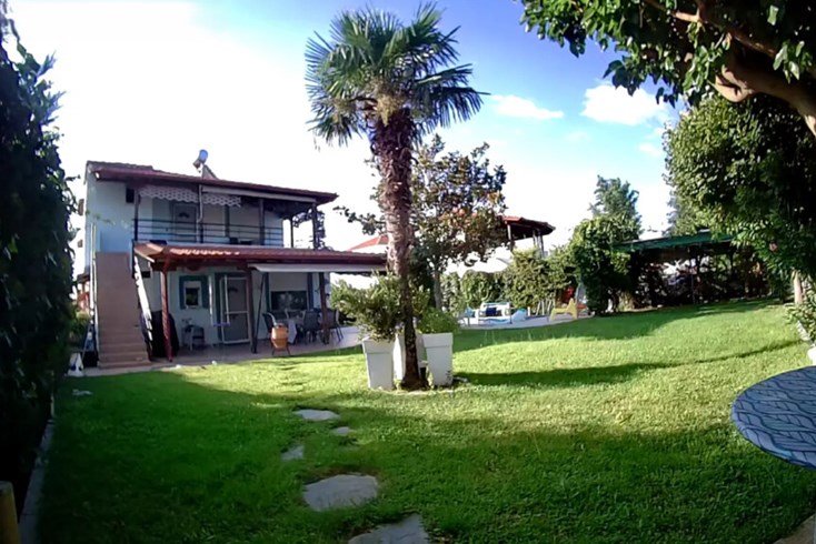 Realty photo 3