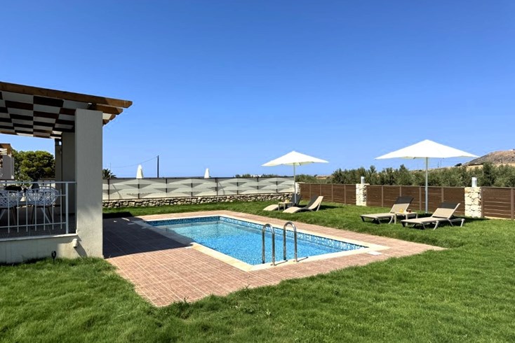 Realty photo 1