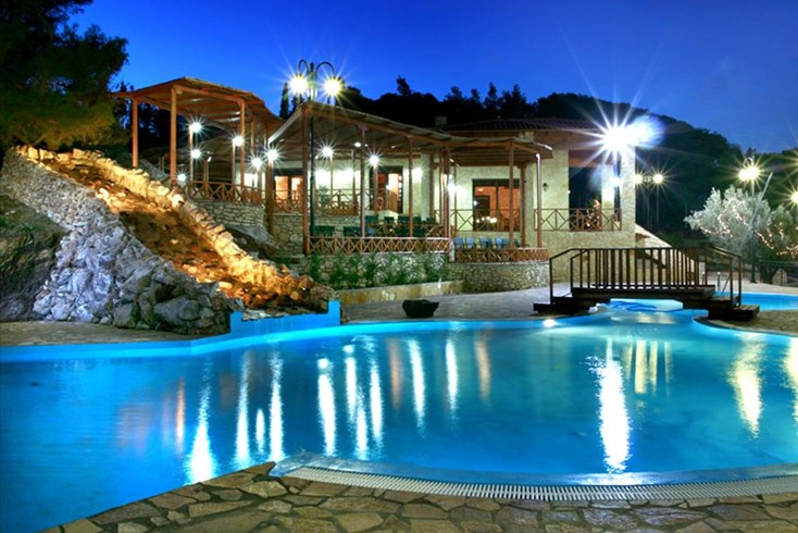 Realty photo 1