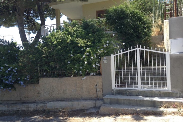 Realty photo 2