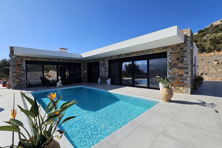 Realty photo 2