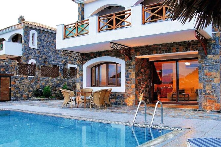 Realty photo 1