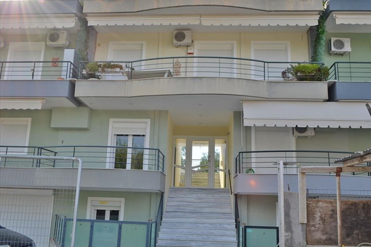 Realty photo 1