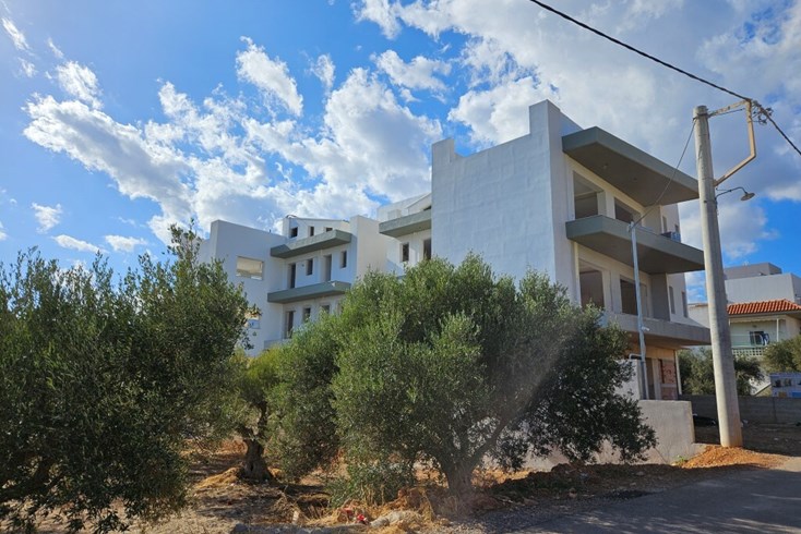 Realty photo 1