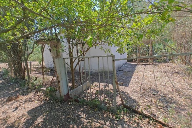Realty photo 2