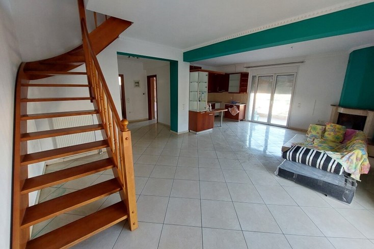 Realty photo 1