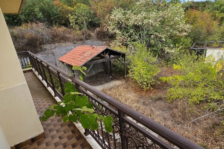 Realty photo 3