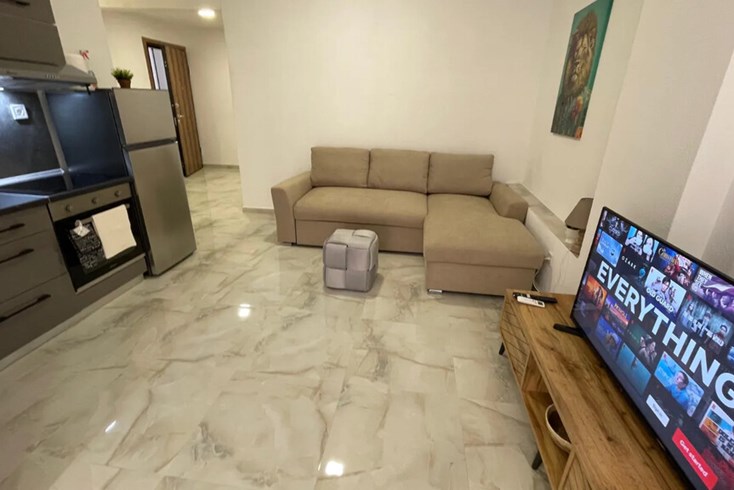 Realty photo 1