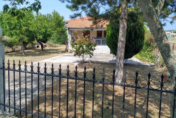 Realty photo 2