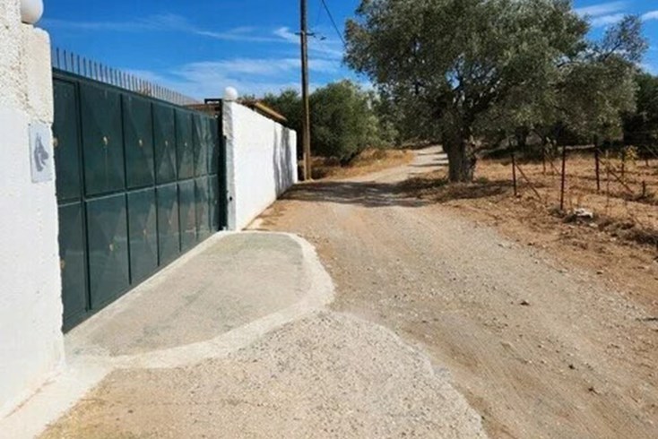 Realty photo 2