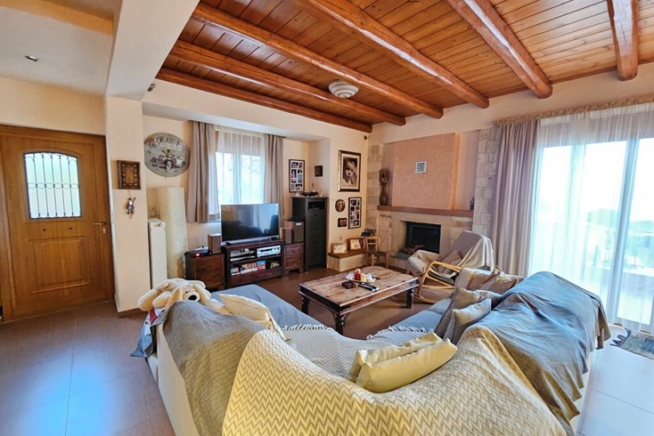 Realty photo 3