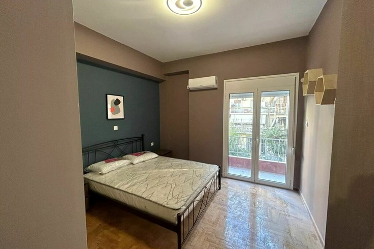 Realty photo 1