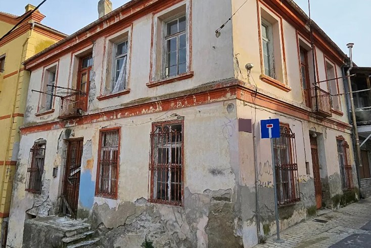 Realty photo 2