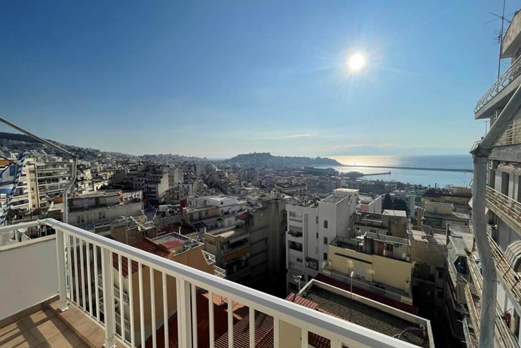 Realty photo 1