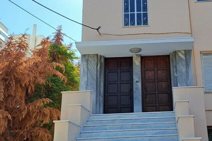 Realty photo 1