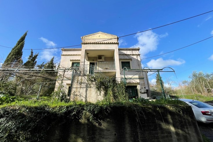 Realty photo 2
