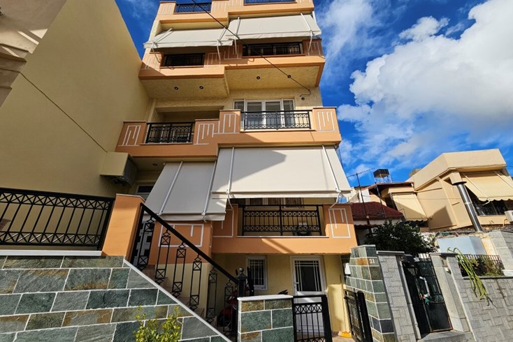 Realty photo 1