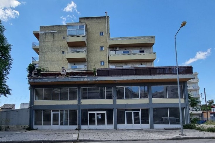Realty photo 1
