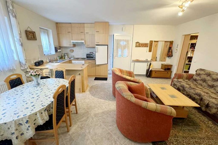Realty photo 1