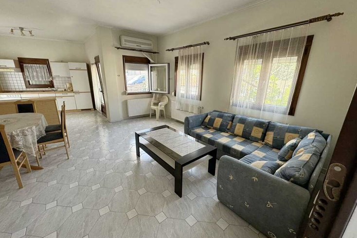 Realty photo 2