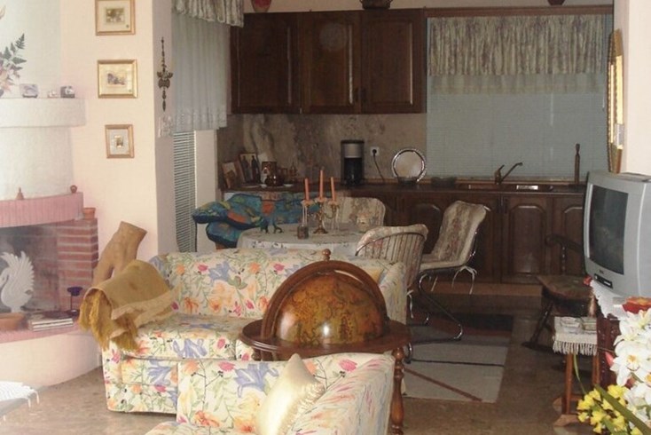 Realty photo 2