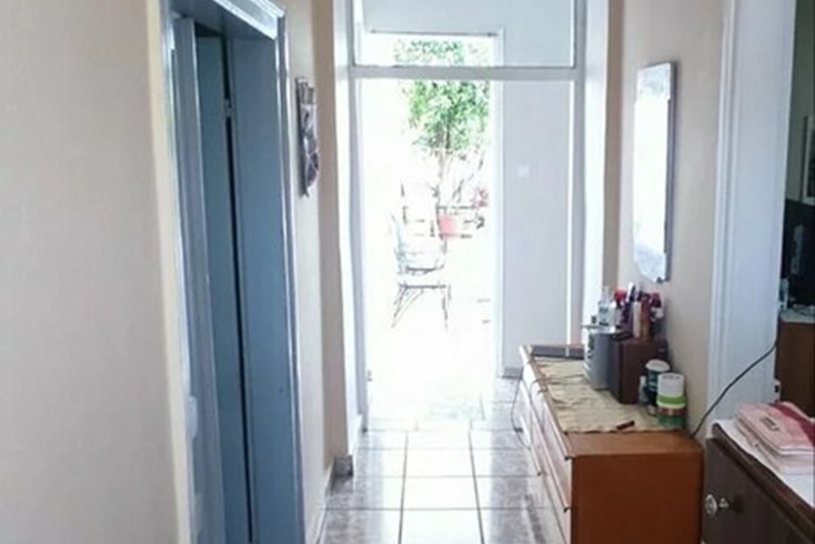 Realty photo 2