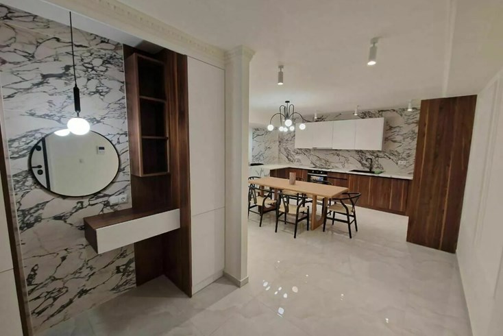 Realty photo 1