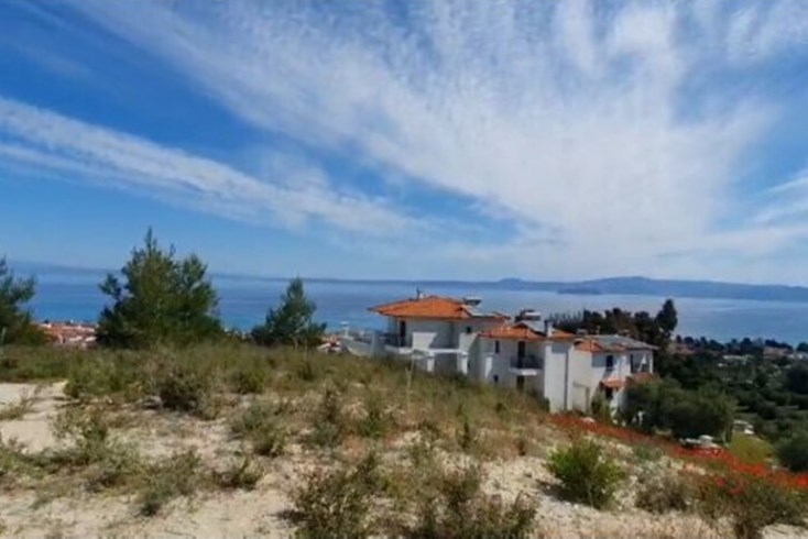 Realty photo 1