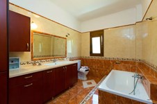 Property 6220 photo 9