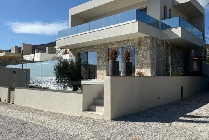 Realty photo 1