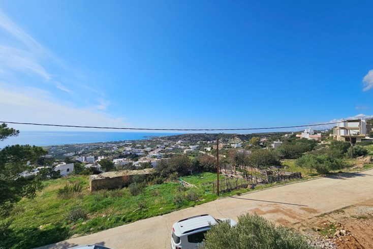 Realty photo 3