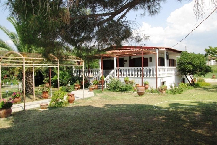 Realty photo 1