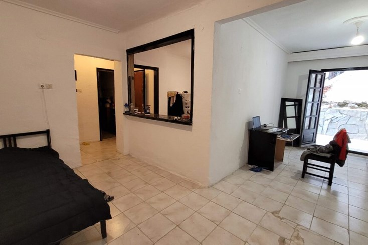 Realty photo 1