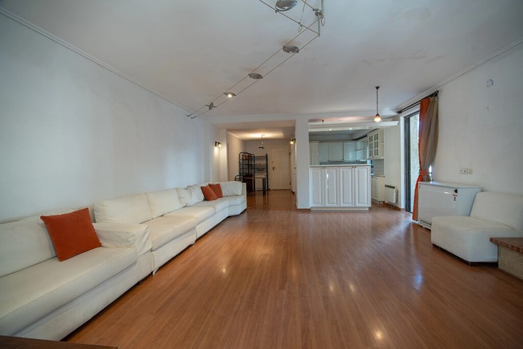 Realty photo 1