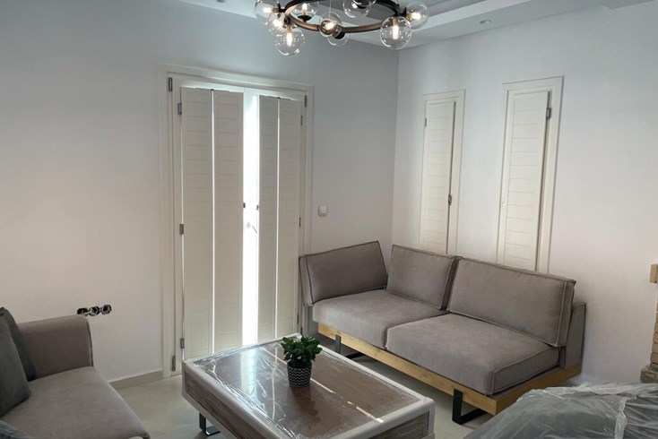 Realty photo 2