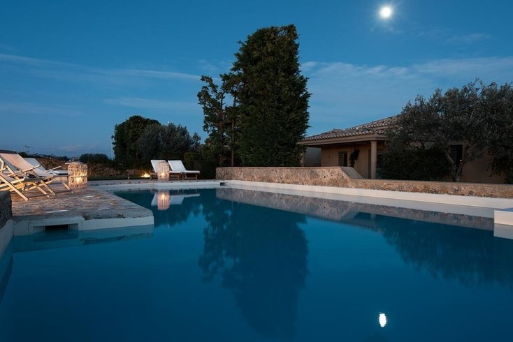 Realty photo 3