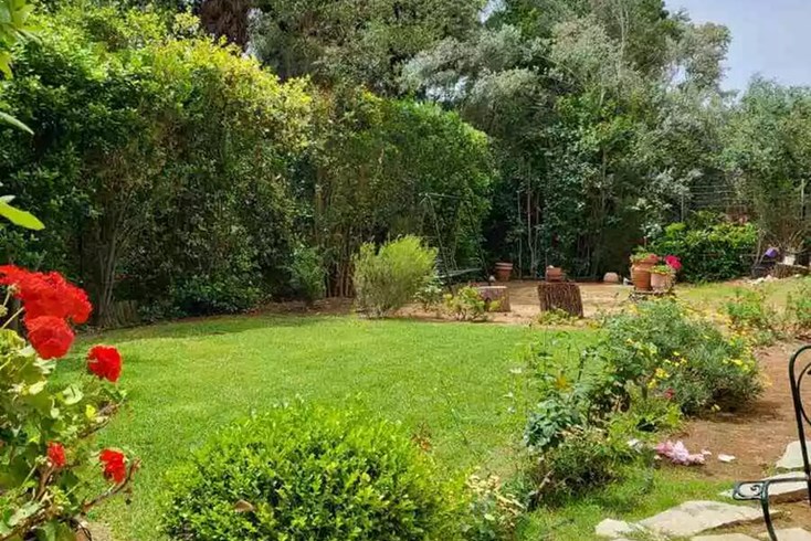 Realty photo 1