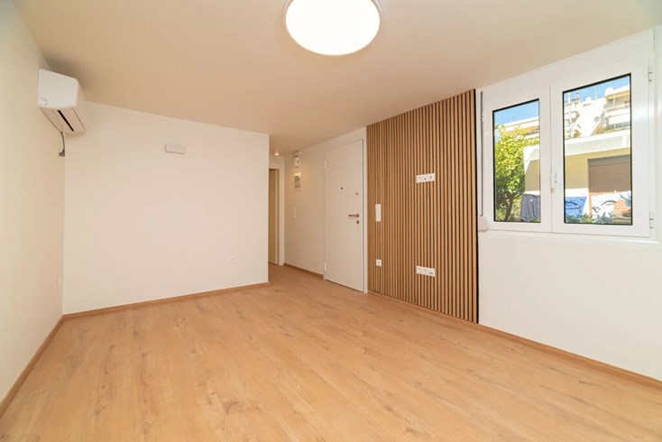 Realty photo 2