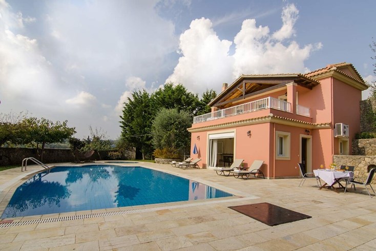 Realty photo 2